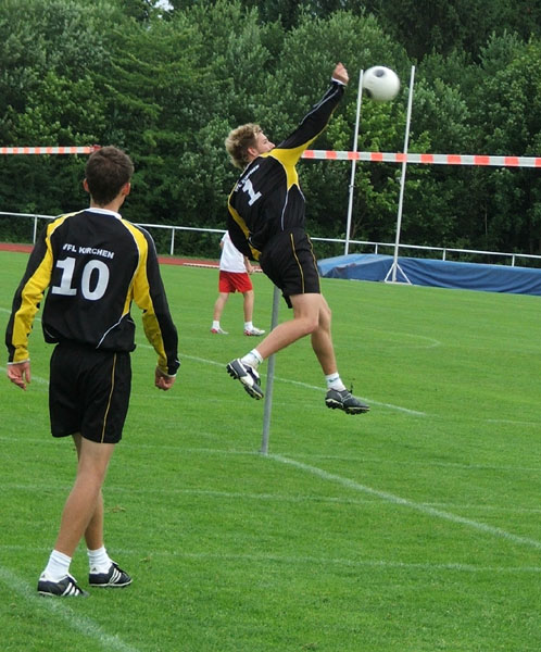 Angreifer Patrick Schiep versenkt einen Ball