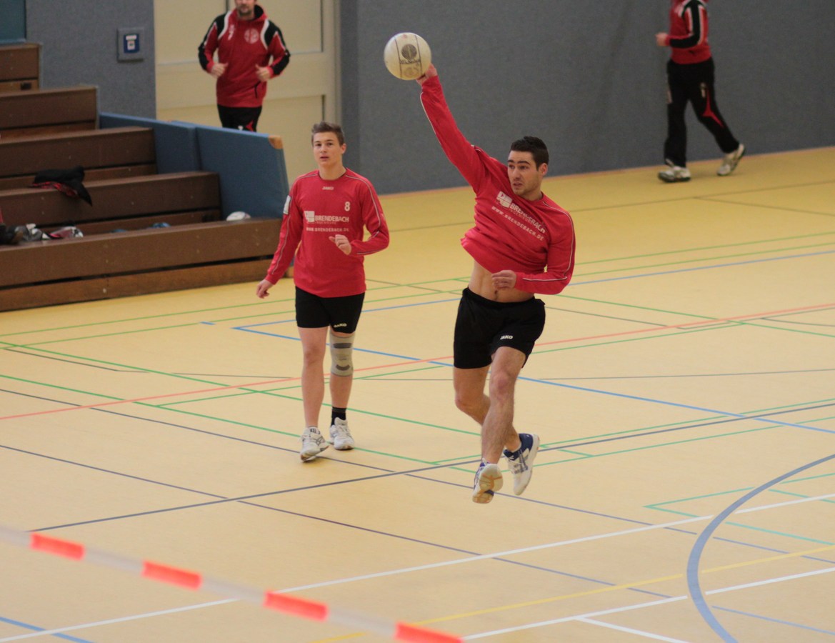 Spielfhrer des VfL setzt zum Punktgewinn an