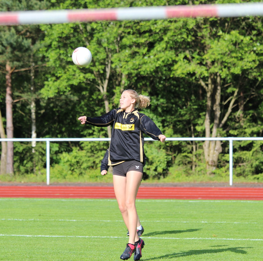 Paulina Pfeifer in der Angriffsvorbereitung