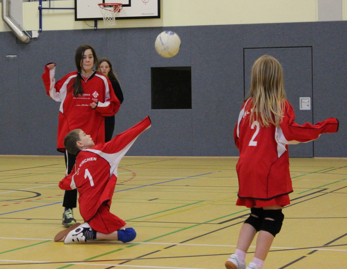 Starke Ballannahme durch den Kirchener Abwehrspieler